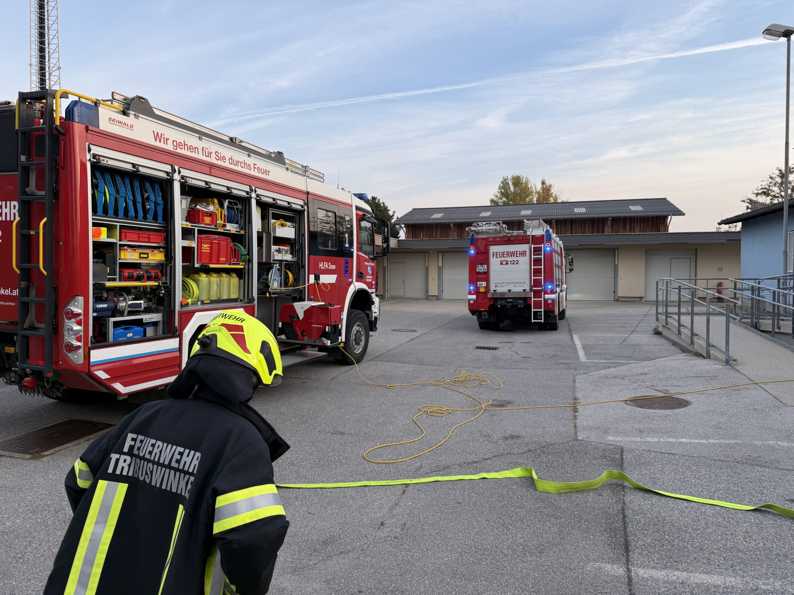 Zweifache technische Hilfeleistung im Ortsgebiet.
